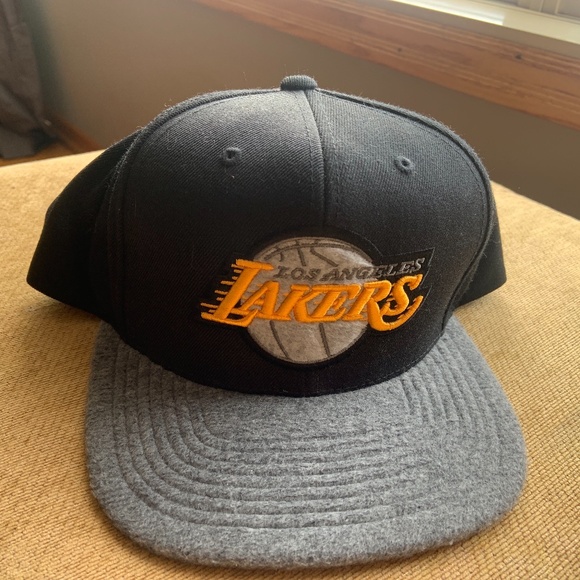 LA Lakers Hat - Picture 1 of 3